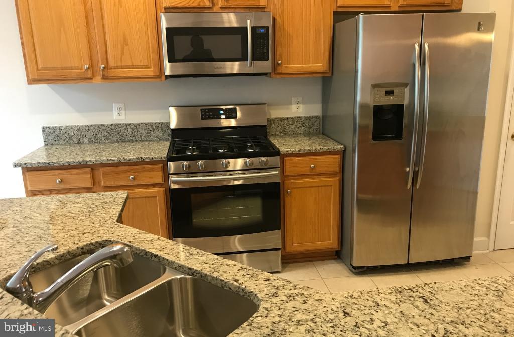9263 Laurel Ridge Crossing Road Lorton, VA 22079 - Photo 6 of 27 Kitchen