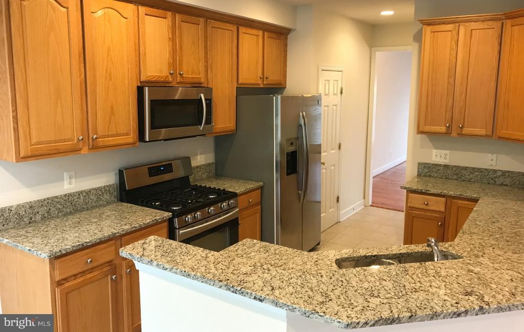 9263 Laurel Ridge Crossing Road Lorton, VA 22079 - Photo 9 of 27 Kitchen