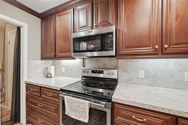 $280,000 | 102 North Valley Street, Red Oak, TX 75154