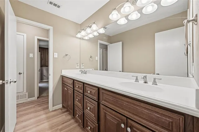 $280,000 | 102 North Valley Street, Red Oak, TX 75154