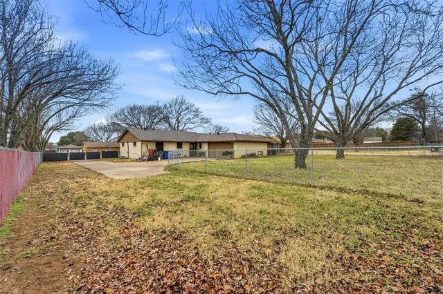 $280,000 | 102 North Valley Street, Red Oak, TX 75154