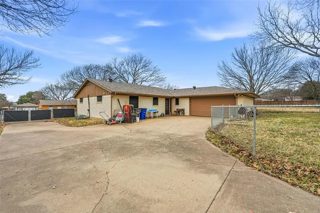 $280,000 | 102 North Valley Street, Red Oak, TX 75154