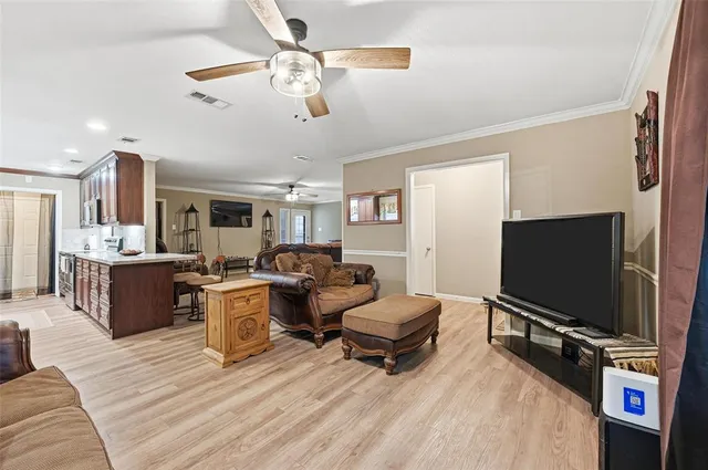 $280,000 | 102 North Valley Street, Red Oak, TX 75154