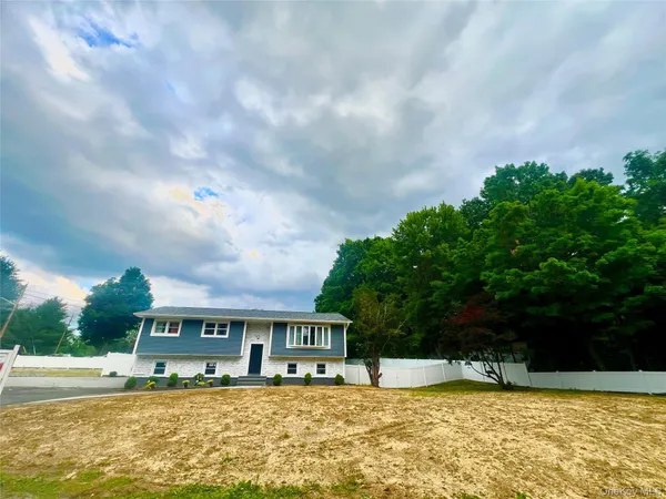 $499,000 | 37 California Drive, Middletown, NY 10940