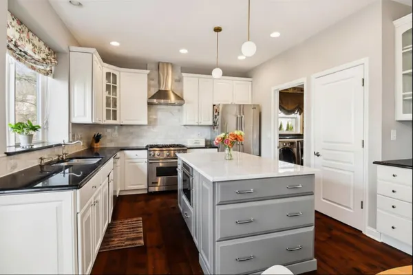 $890,000 | 2706 Hamman Way, Aurora, IL 60502
