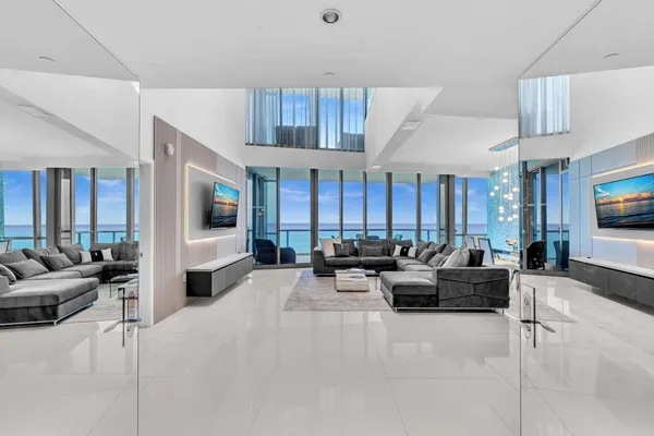 $22,000 | 17121 Collins Avenue, Unit 4403, Sunny Isles Beach, FL 33160
