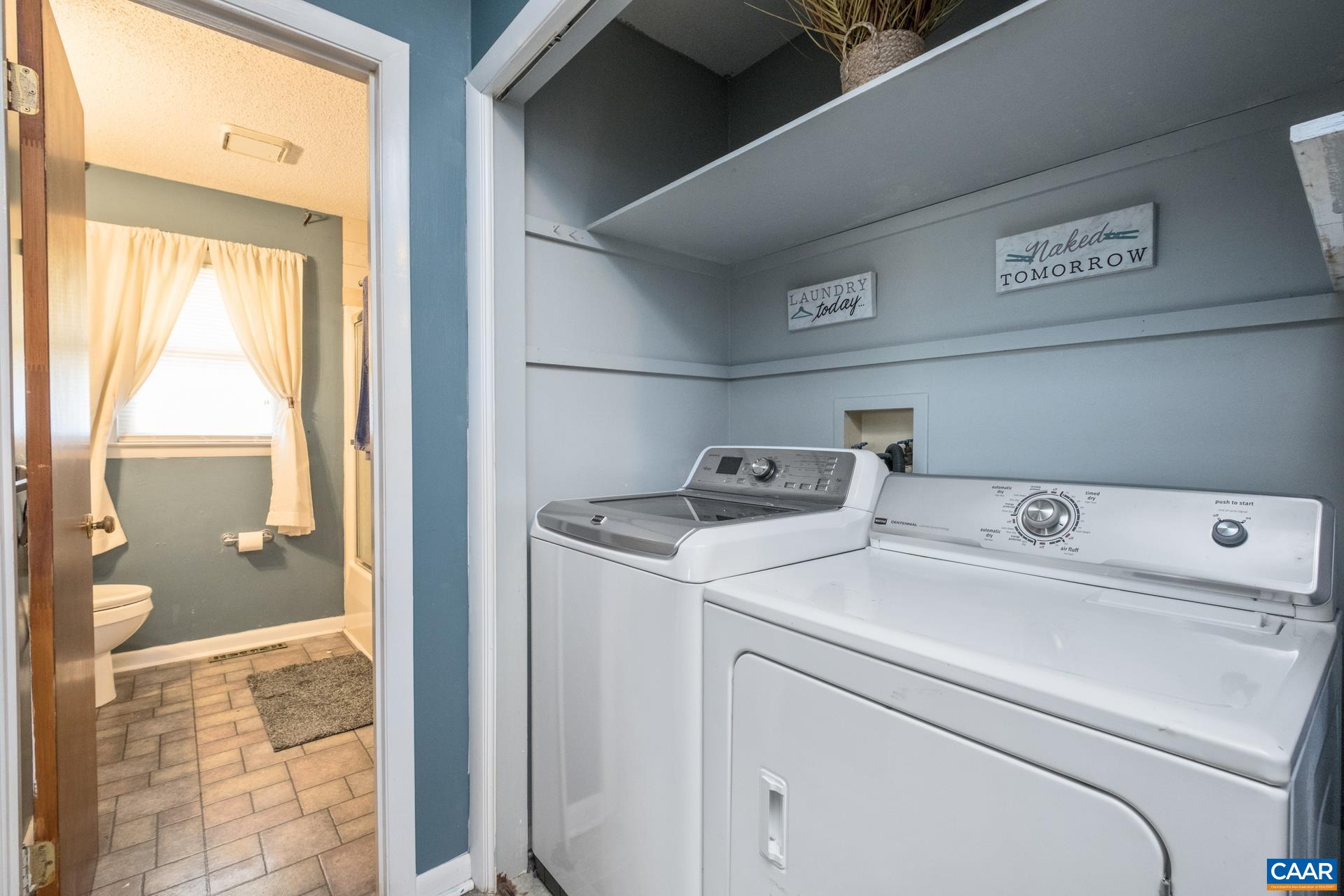 182 Clinton Street Harrisonburg, VA 22802 - Photo 14 of 21 a utility room with dryer and washer