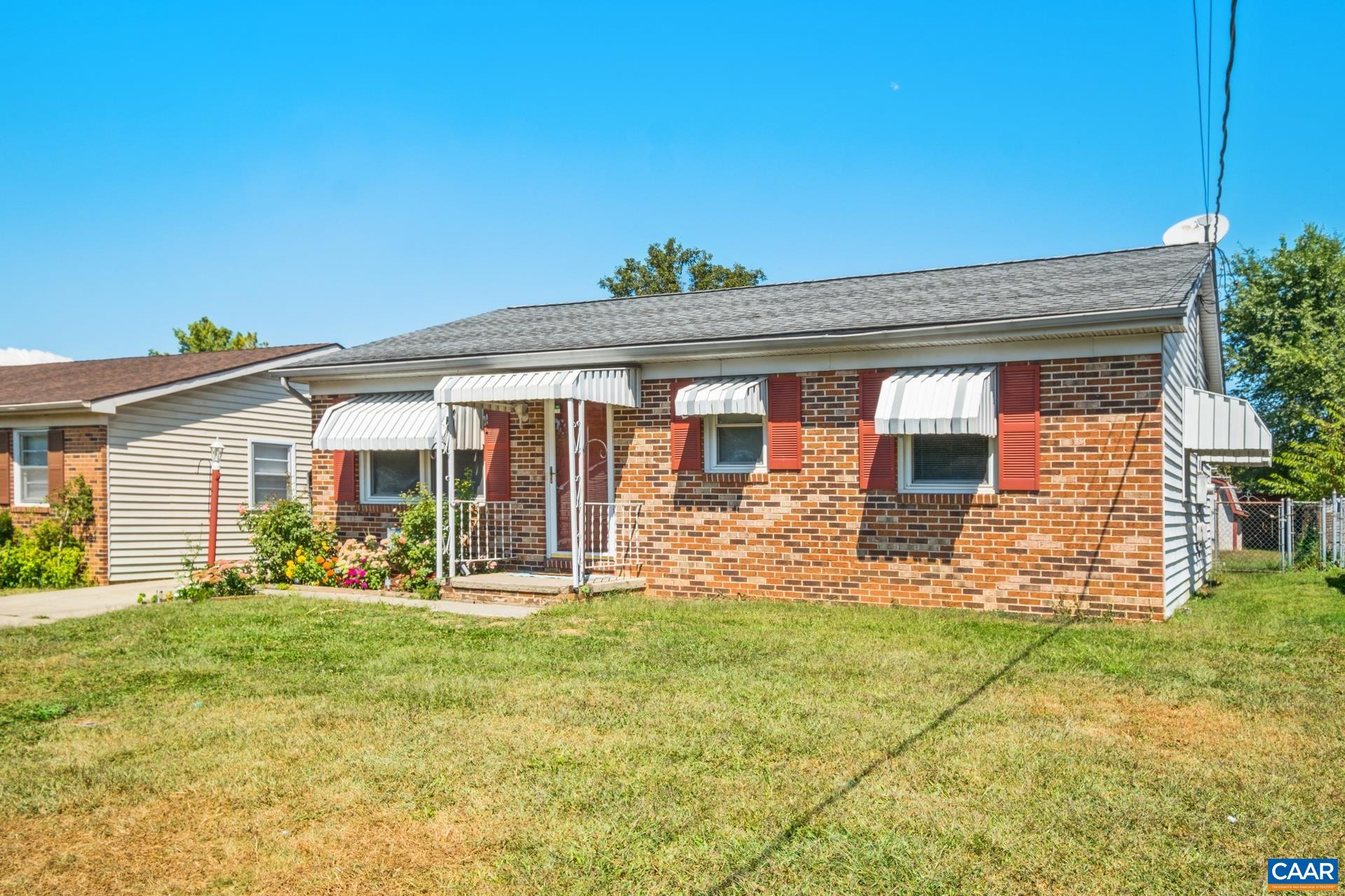 182 Clinton Street Harrisonburg, VA 22802 - Photo 21 of 21 a front view of house with yard