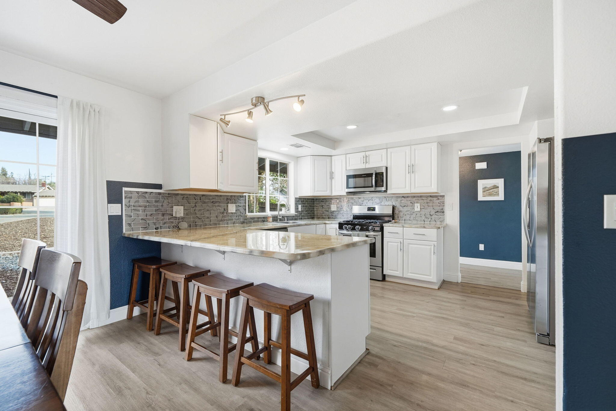 2000 Spur Court Redding, CA 96002 - Photo 9 of 21 11-web-or-mls-IMG-11