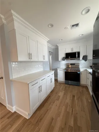 $3,950 | 165 Lynbrook Drive, Mastic Beach, NY 11951