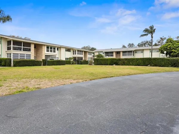 $1,850 | 8303 Bardmoor Boulevard, Unit 105, Seminole, FL 33777