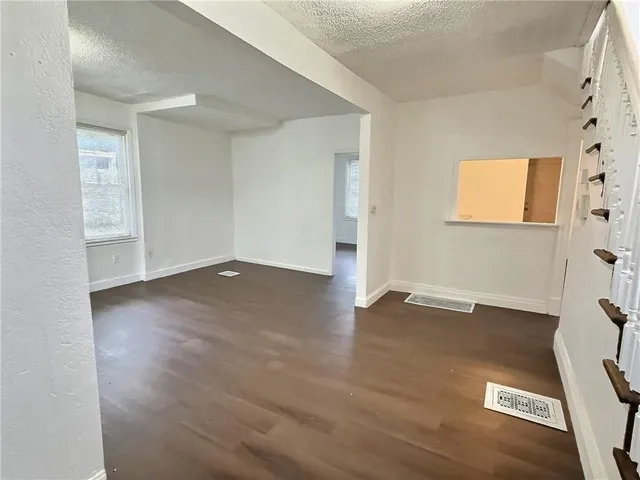 $110,000 | 2006 Agnes Avenue, Kansas City, MO 64127