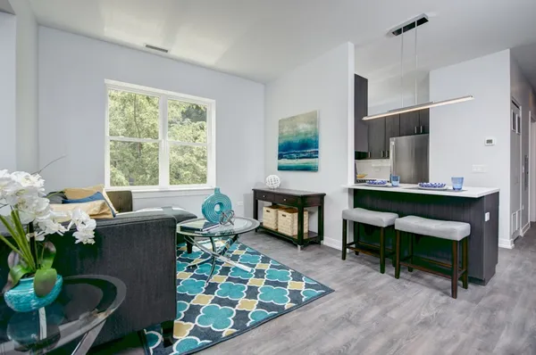 $2,307 | 909 West Montana Street, Unit 406, Chicago, IL 60614