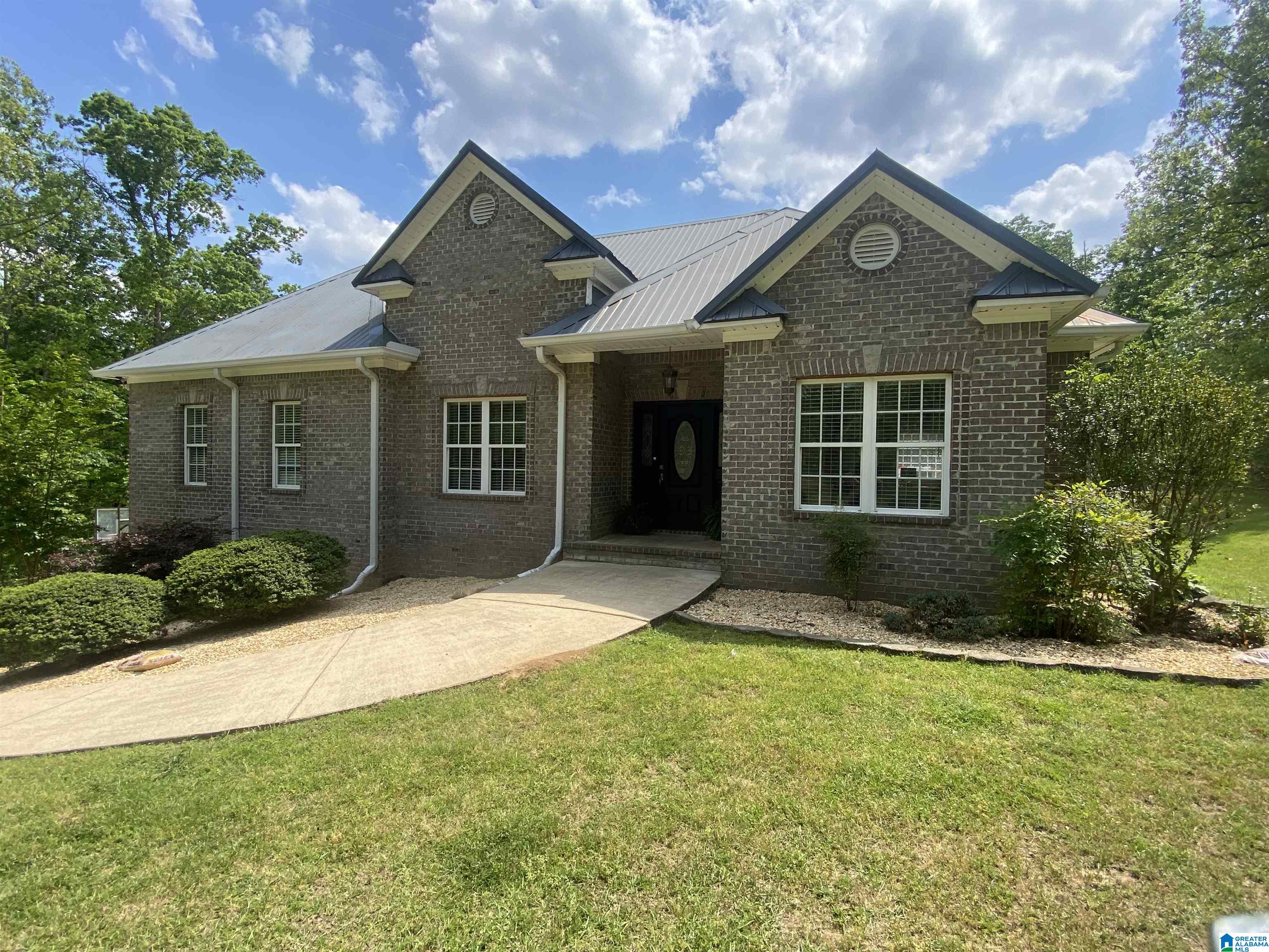 2040 Morton Road Warrior, AL 35180 - Photo 3 of 17