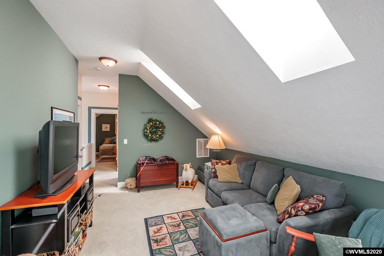 566 Edwards Road South Monmouth, OR 97361 - Photo 31 of 42