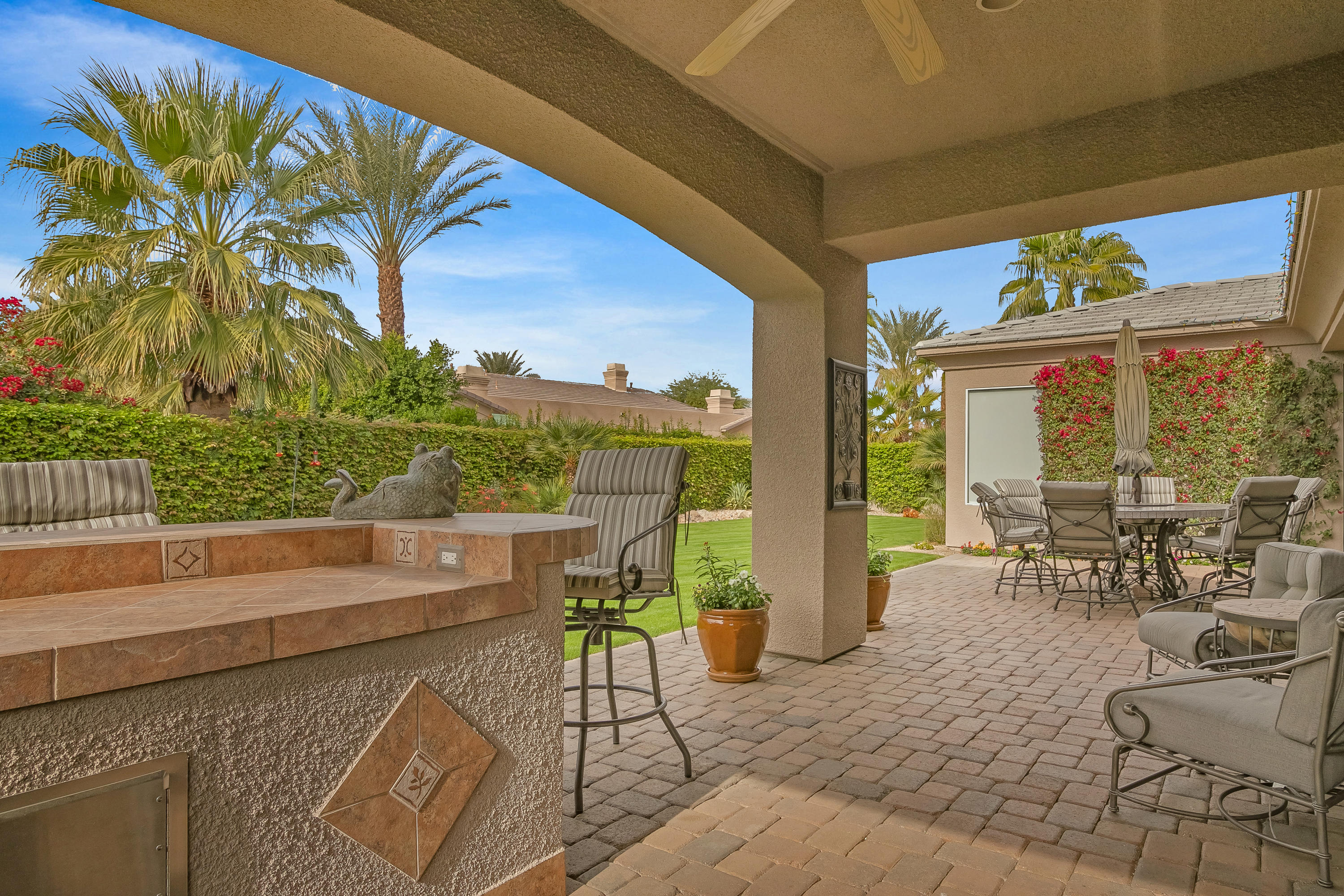 3 Lyon Road Rancho Mirage, CA 92270 - Photo 37 of 38 a living room filled with furniture