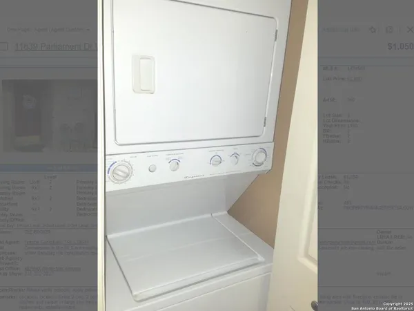 a close up view of washer and dryer