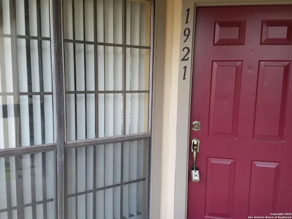 $1,175 | 11839 Parliament Drive, Unit 1921, San Antonio, TX 78216