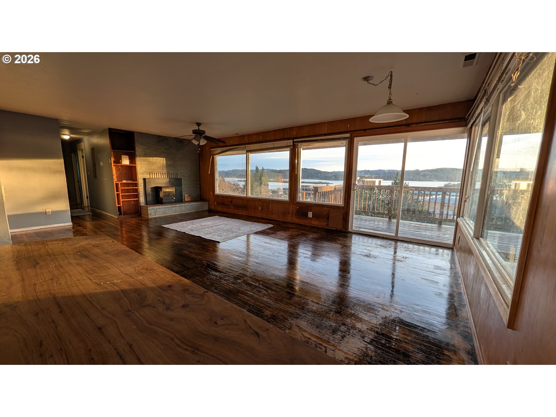 515 State Street North Bend, OR 97459 - Photo 7 of 36