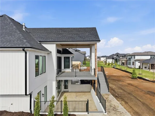 $1,289,900 | 17021 Parkhill Street, Overland Park, KS 66221