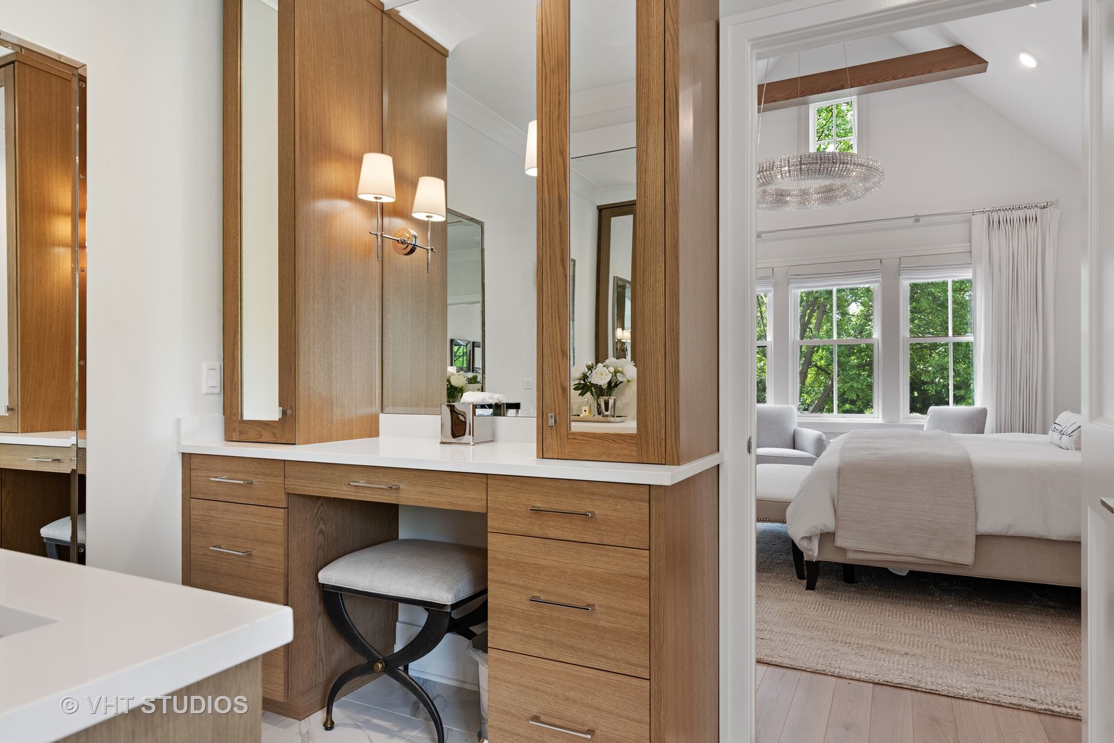 300 Greenleaf Avenue Wilmette, IL 60091 - Photo 17 of 43 a en suite bathroom with a sink and a mirror