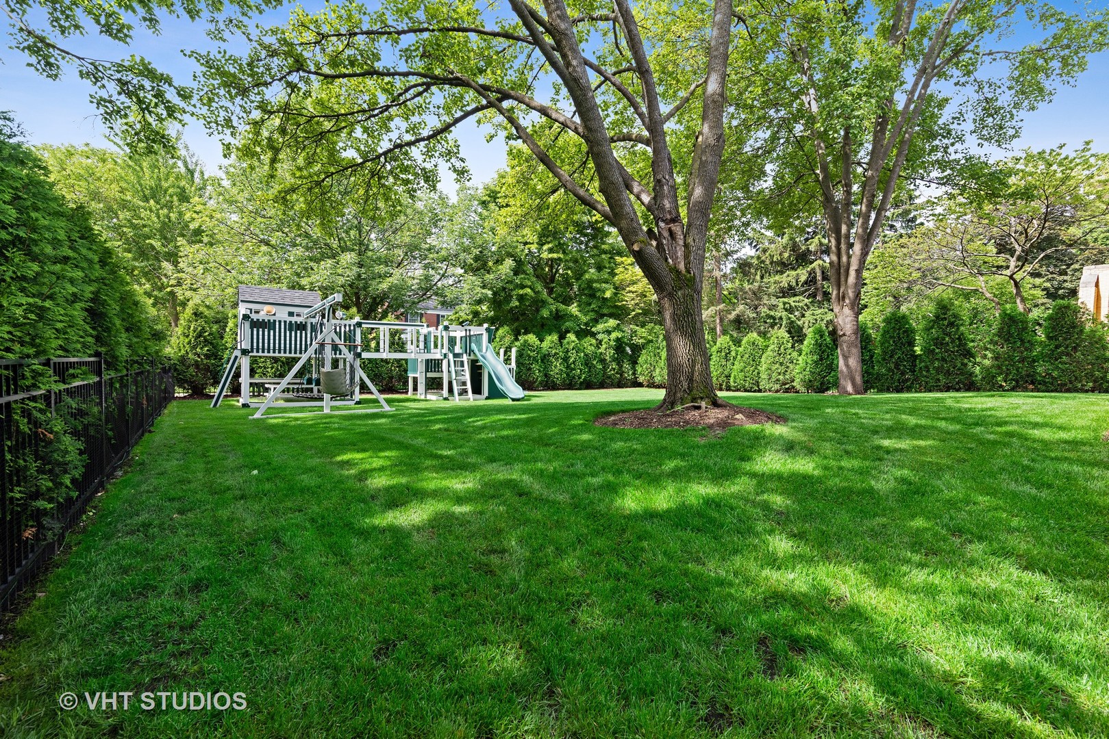 300 Greenleaf Avenue Wilmette, IL 60091 - Photo 38 of 43 a house view with a garden space