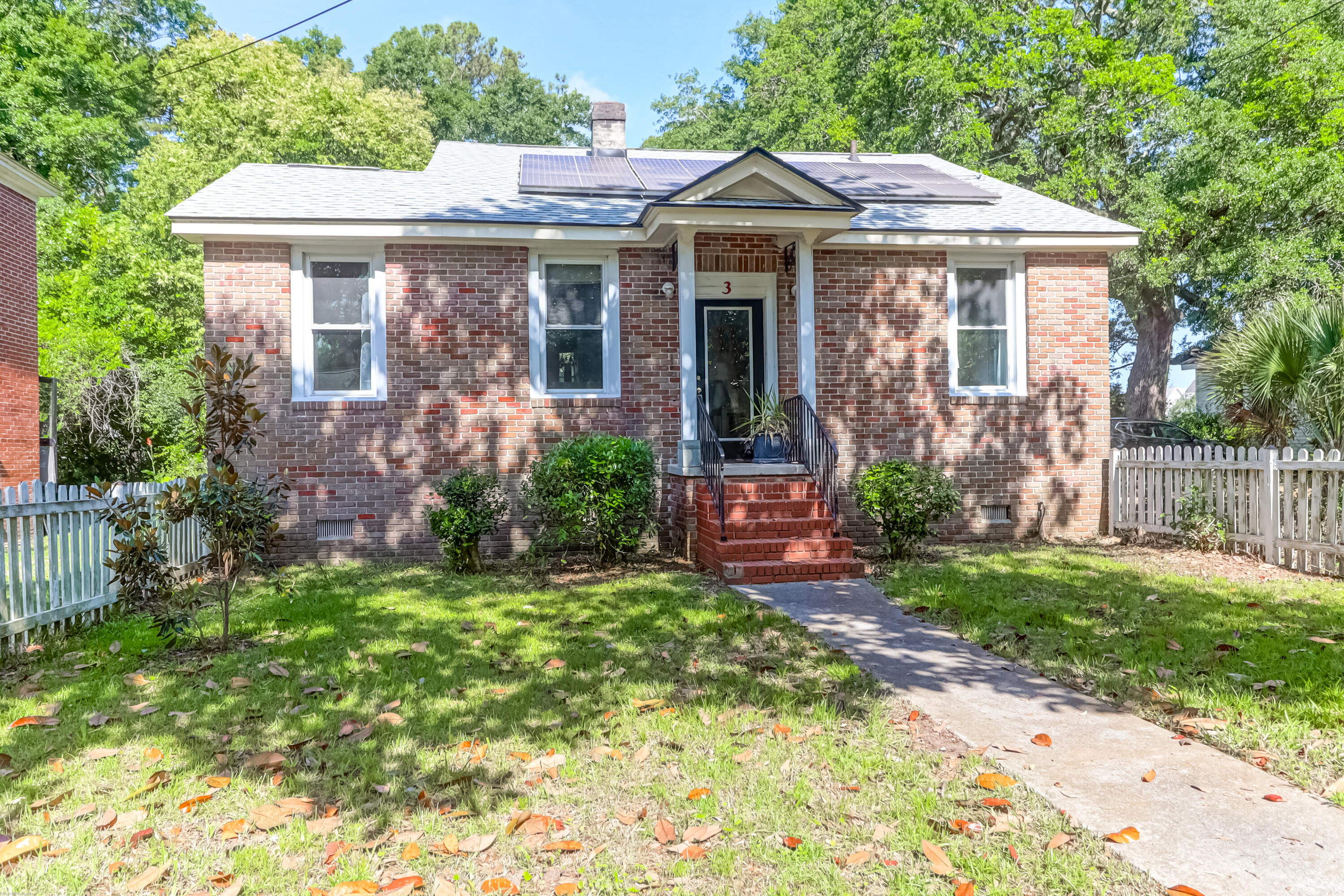 3 Riverside Drive Charleston, SC 29403 - Photo 2 of 22 3 Riverside Drive