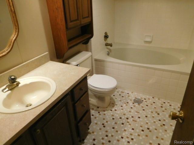 927 West Twelve Mile Road Royal Oak, MI 48073 - Photo 25 of 26