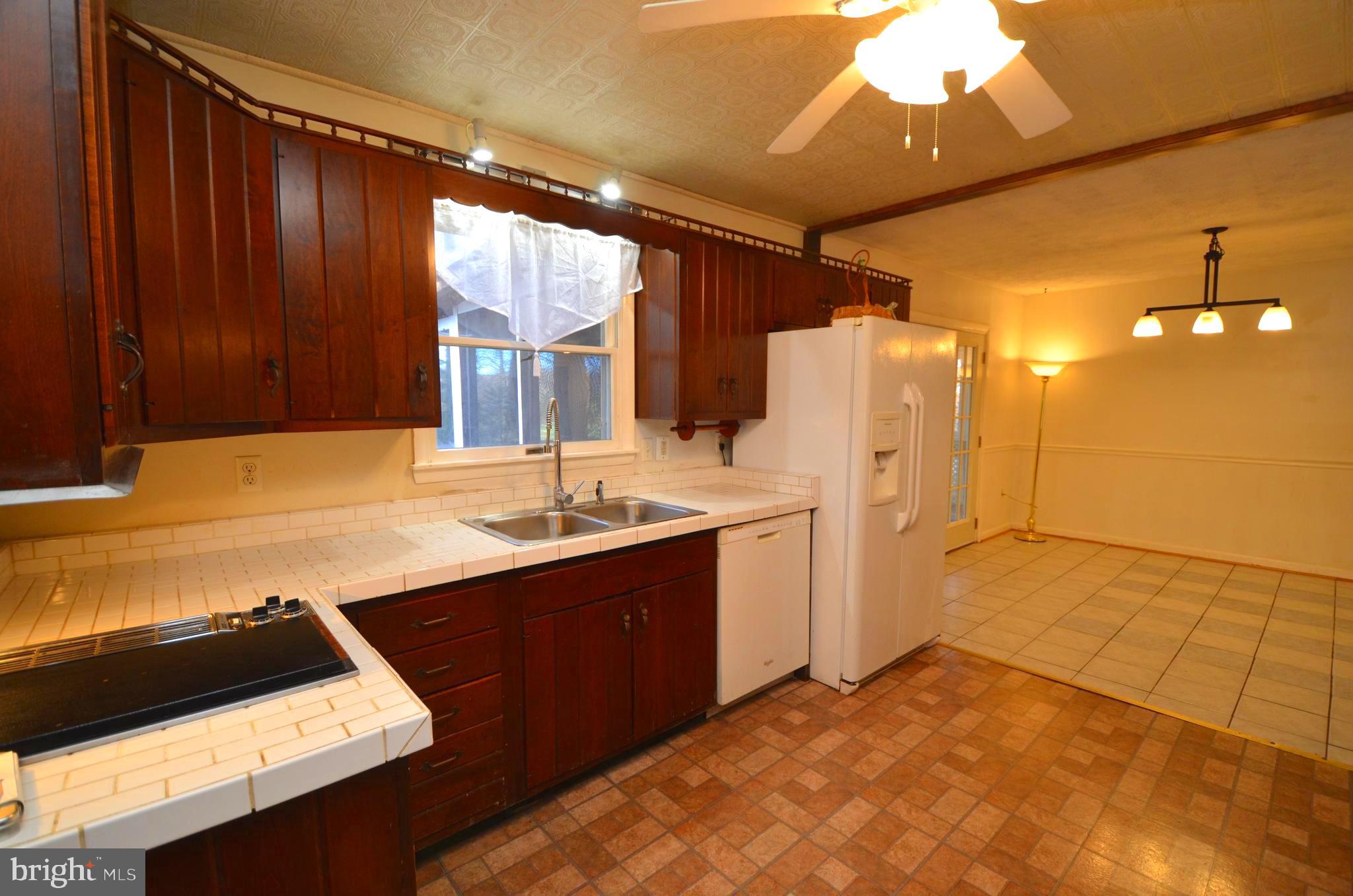 5360 Solomons Island Road Huntingtown, MD 20639 - Photo 14 of 46 Kitchen