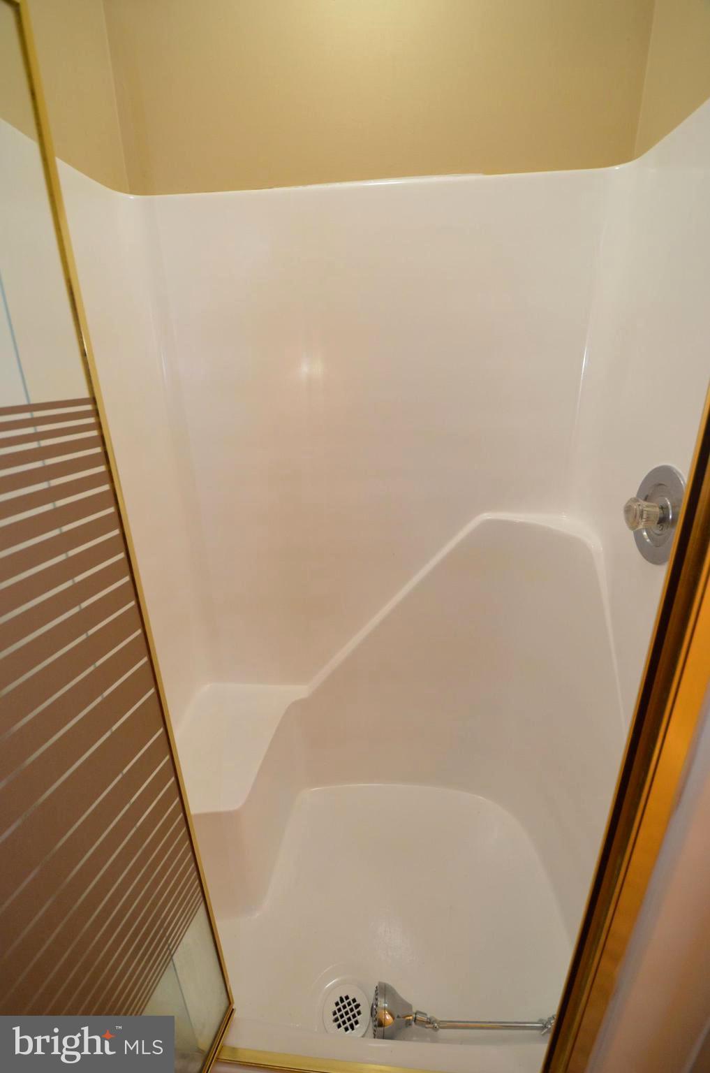 5360 Solomons Island Road Huntingtown, MD 20639 - Photo 34 of 46 Owners shower