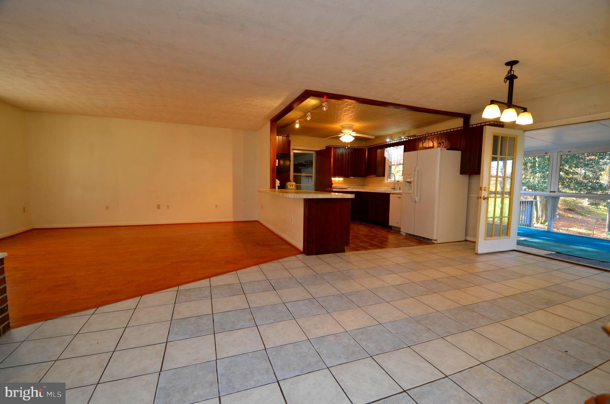 5360 Solomons Island Road Huntingtown, MD 20639 - Photo 5 of 46 Kitchen & living room