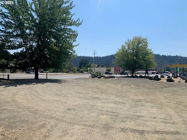 $249,500 | 0 Southwest Main Street, Winston, OR 97496