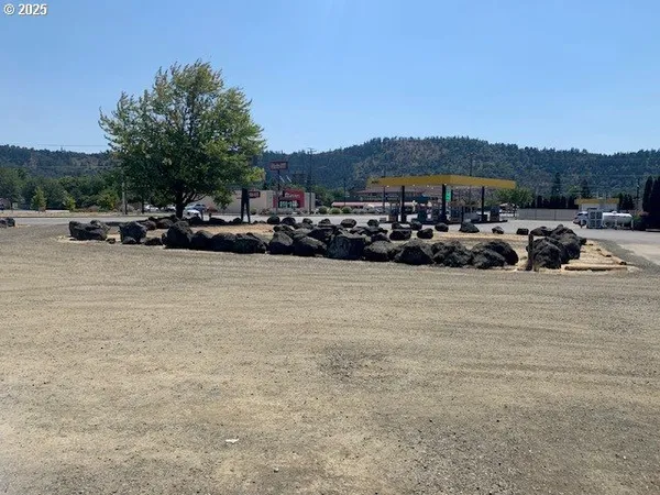 $249,500 | 0 Southwest Main Street, Winston, OR 97496