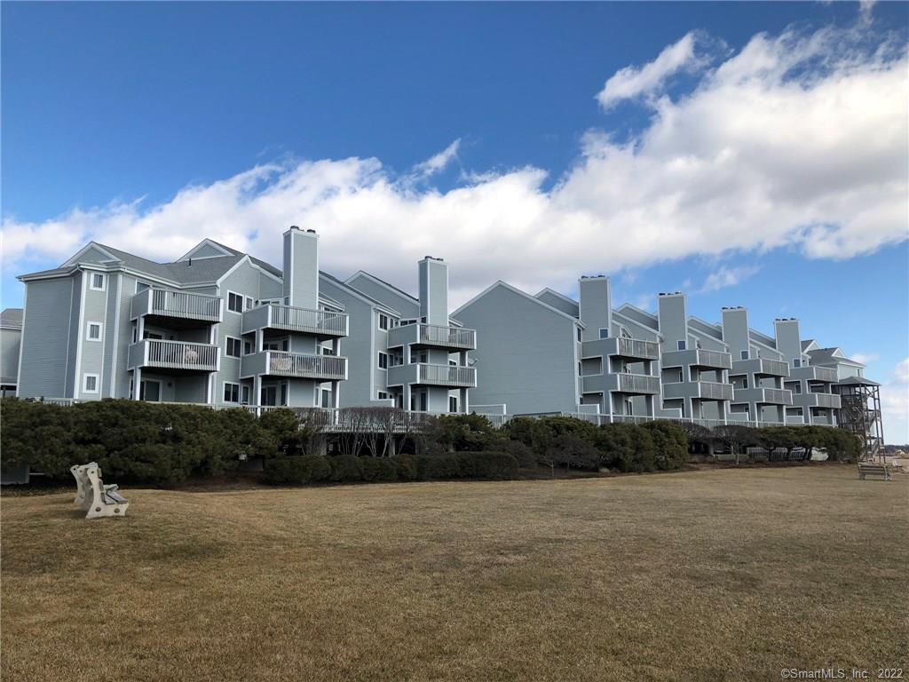 Heavenly location- Four Beaches Condo