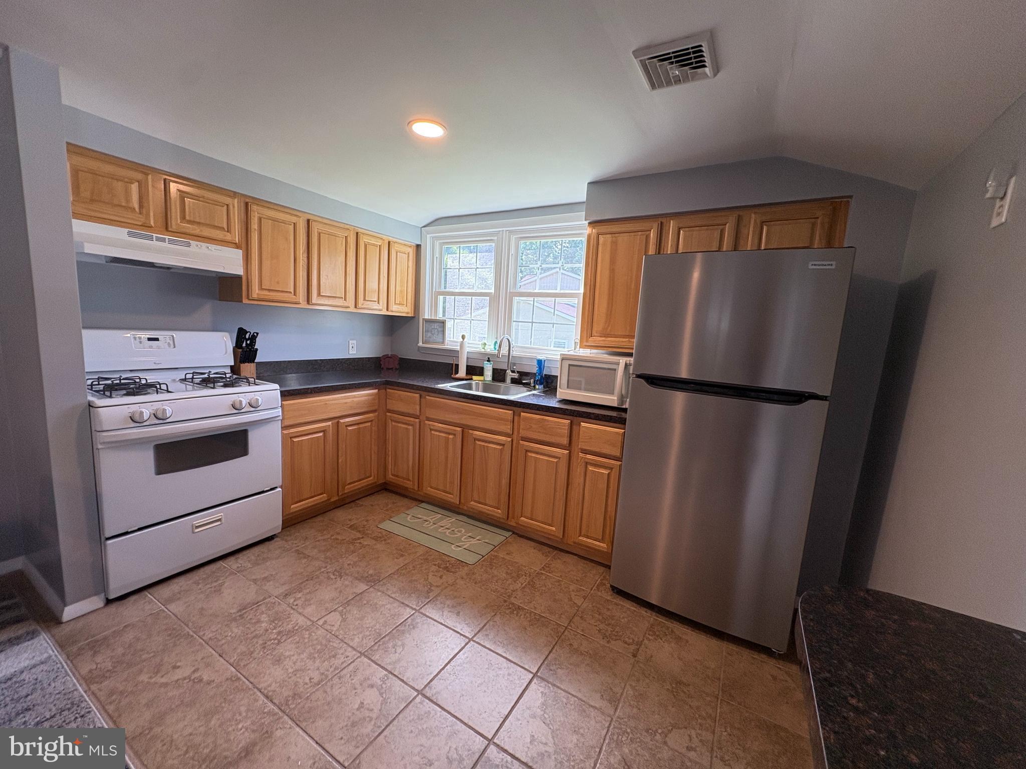 128 Hollywood Beach Road Chesapeake City, MD 21915 - Photo 4 of 21