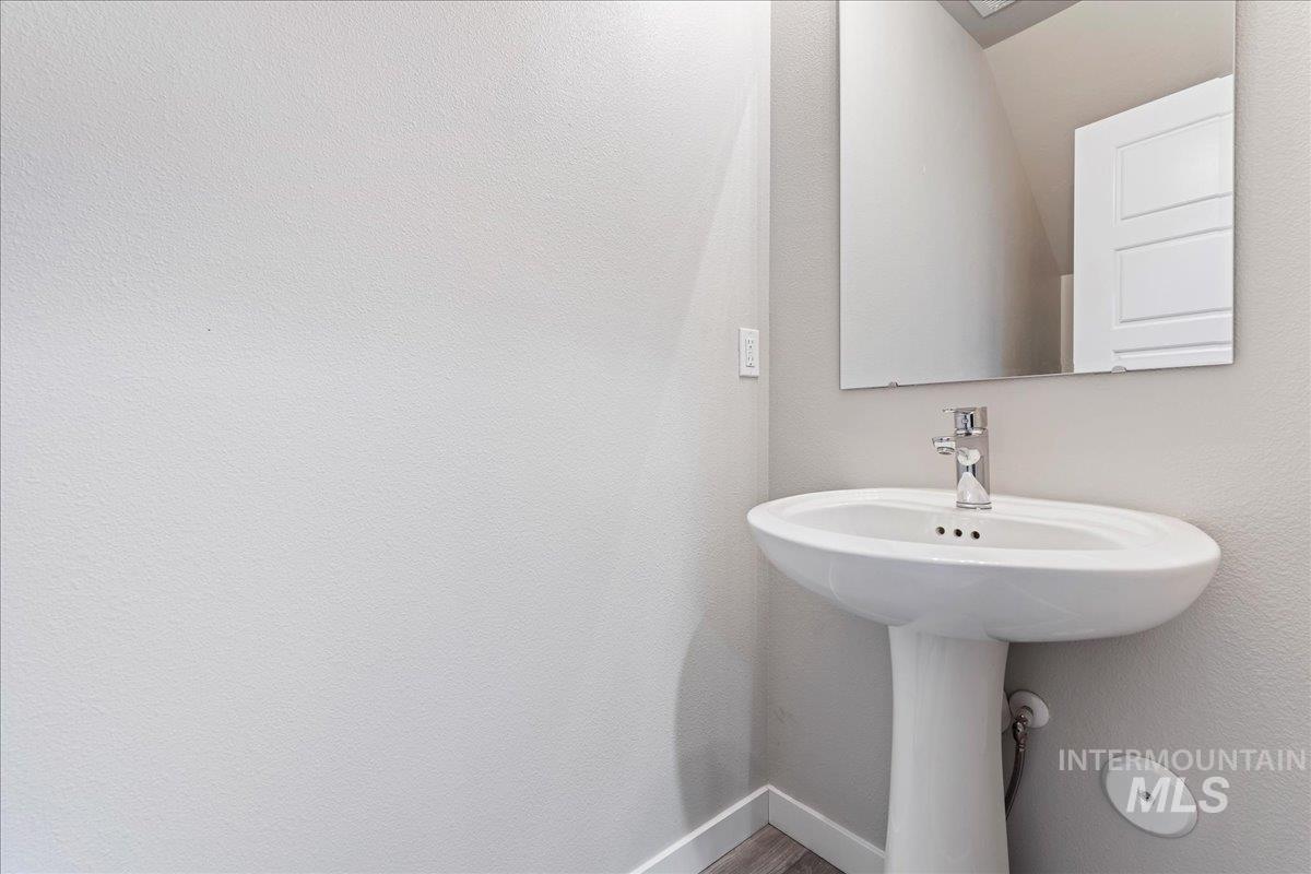 2501 East Goldstone Street Meridian, ID 83642 - Photo 15 of 26 Bathroom featuring baseboards