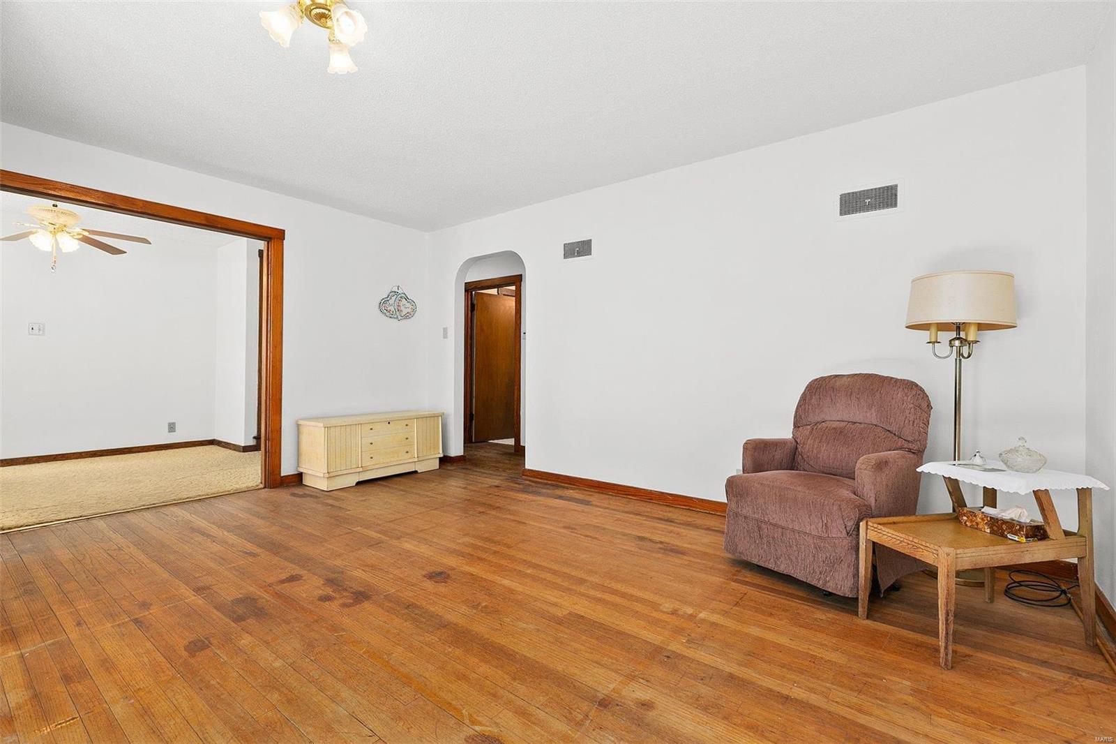 1826 Arkansas Road Highland, IL 62249 - Photo 3 of 32