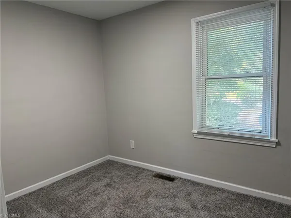 $1,349 | 212 North 12th Avenue, Mayodan, NC 27027