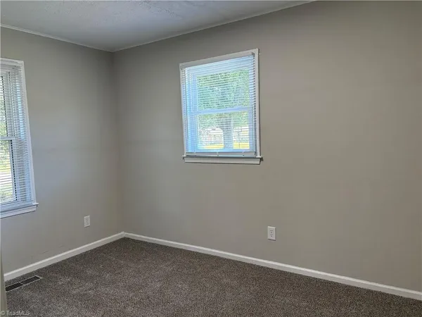 $1,349 | 212 North 12th Avenue, Mayodan, NC 27027