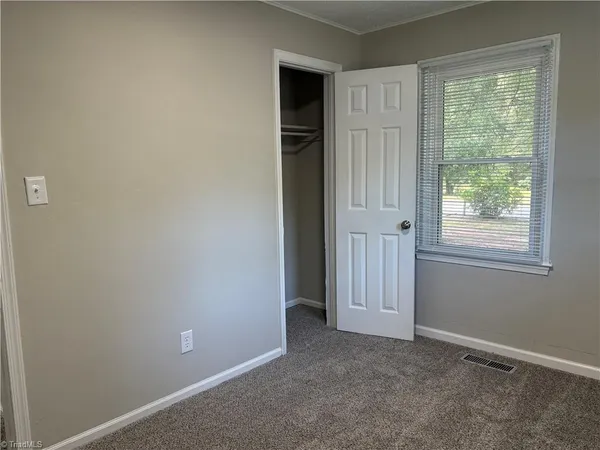 $1,349 | 212 North 12th Avenue, Mayodan, NC 27027