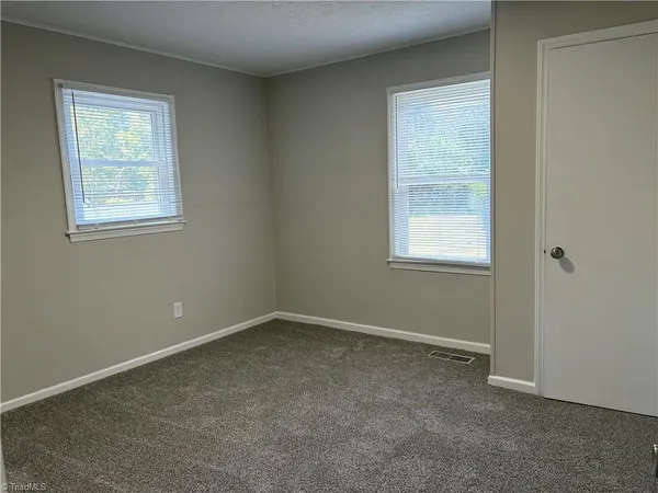 $1,349 | 212 North 12th Avenue, Mayodan, NC 27027