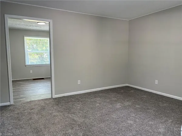 $1,349 | 212 North 12th Avenue, Mayodan, NC 27027