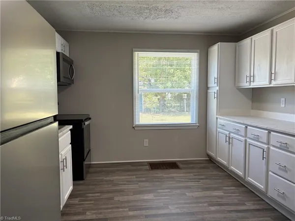 $1,349 | 212 North 12th Avenue, Mayodan, NC 27027