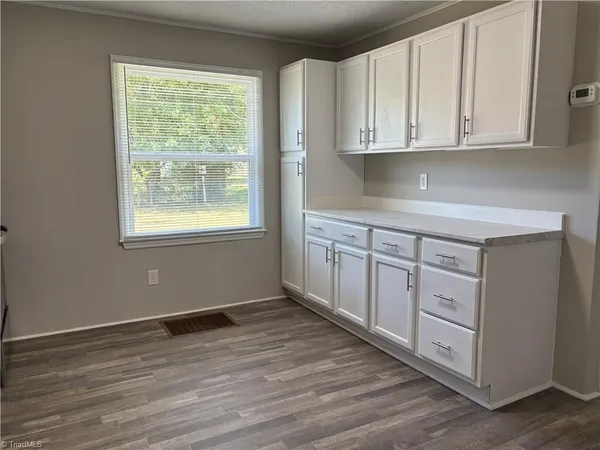 $1,349 | 212 North 12th Avenue, Mayodan, NC 27027