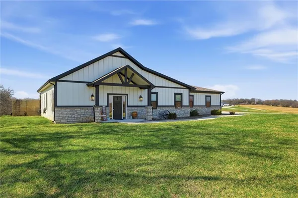 $650,000 | 3826 South Sweeney Road, Grain Valley, MO 64029