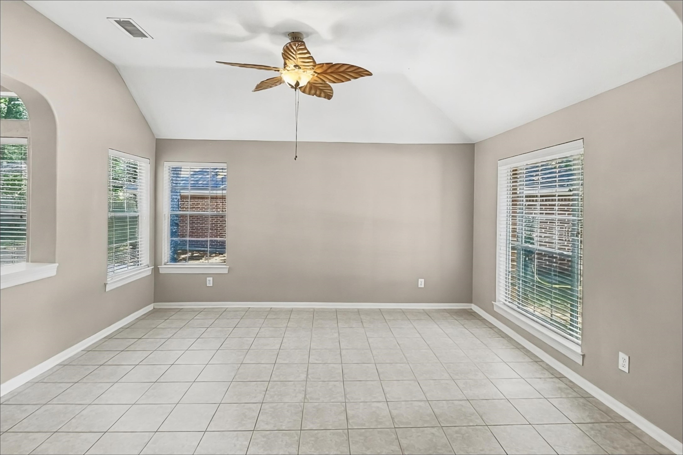 5 Paddock Pines Place Spring, TX 77382 - Photo 8 of 15