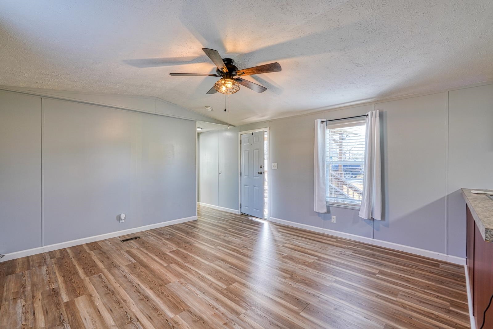 739 East Fleming Farm Drive Inman, SC 29349 - Photo 11 of 41