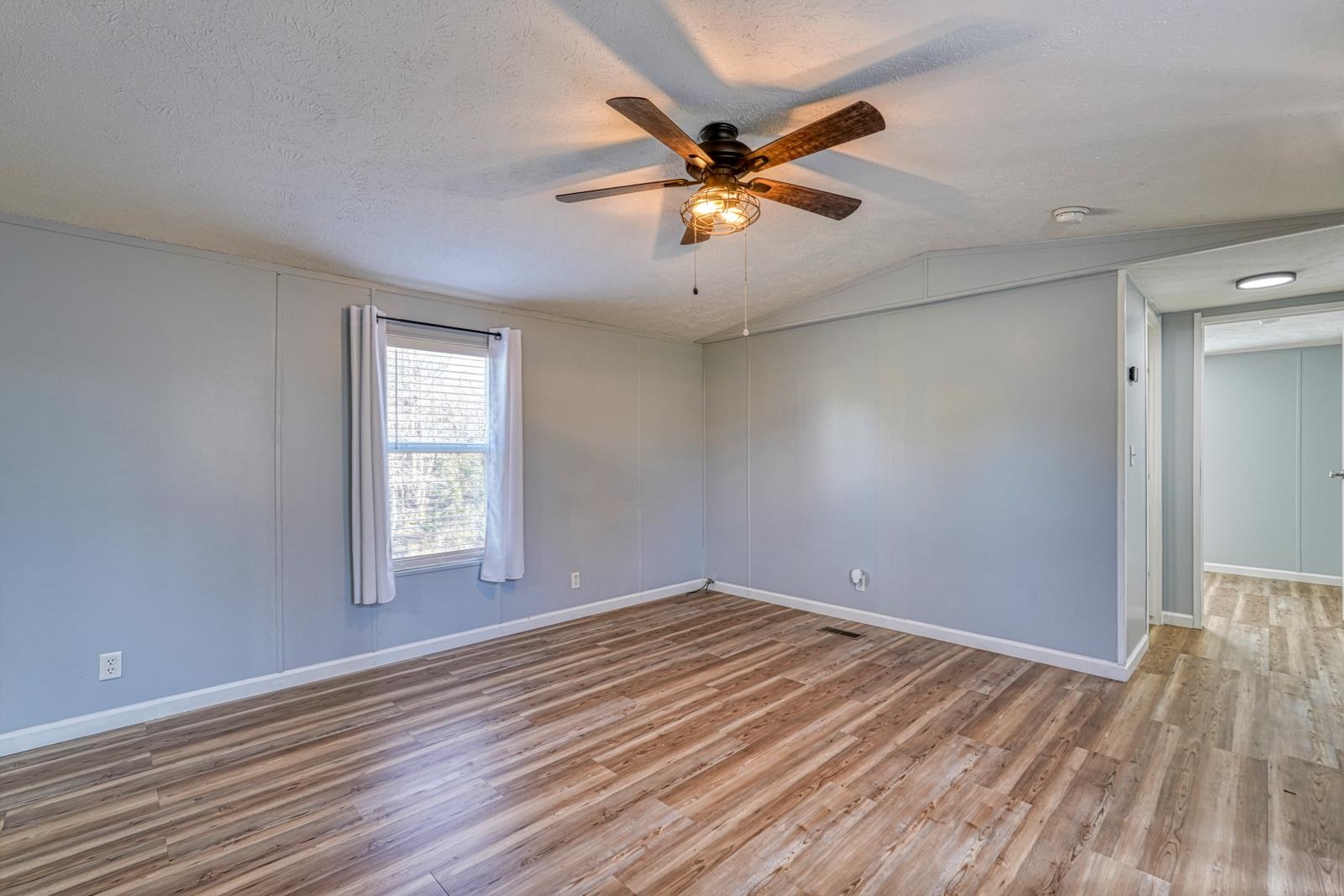 739 East Fleming Farm Drive Inman, SC 29349 - Photo 12 of 41