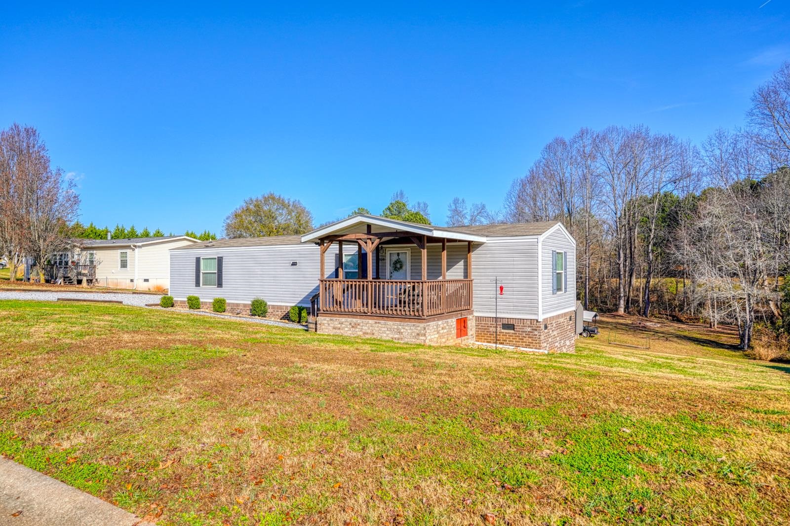 739 East Fleming Farm Drive Inman, SC 29349 - Photo 4 of 41