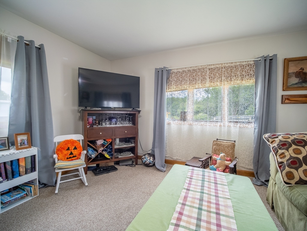 27 Clems Way Acushnet, MA 02743 - Photo 6 of 15 Gallery Image 6